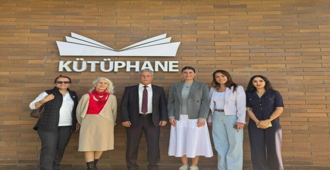 SAÜ Kütüphane Yönetiminden Arifiye İlçe Halk Kütüphanesi’ne Anlamlı Ziyaret