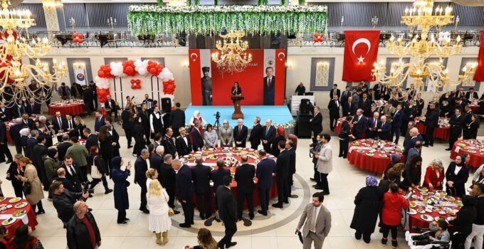 Sakarya’da Coşkulu Kabul Töreni: Vali Rahmi Doğan ve Eşi Protokolü Ağırladı